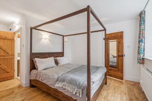 Bedroom- click for photo gallery